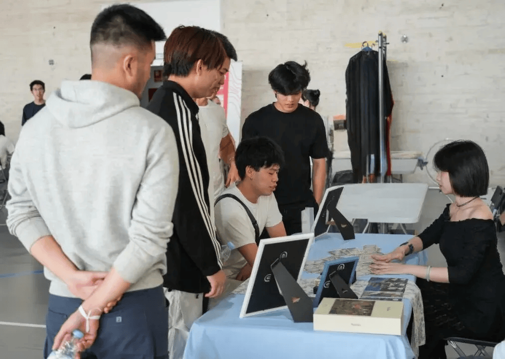 学生趣味运动会如何让中西青年“玩”成一片?开元棋牌汉服、塔罗、运动破冰!第二届中西大(图1) 学生趣味运动会如何让中西青年“玩”成一片?开元棋牌汉服、塔罗、运动破冰!第二届中西大(图1)